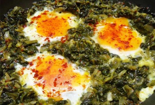 Ispanak Püreli Göz Yumurtası