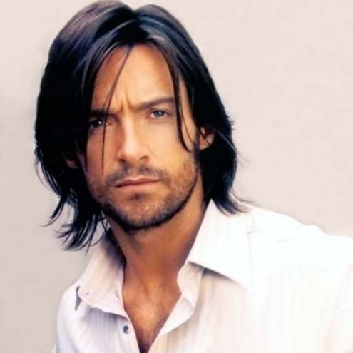 uzun saçlı yakışıklı erkek resimi blank