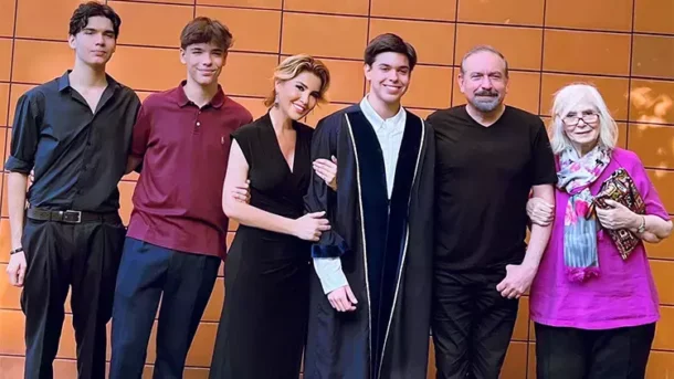 Eski eşlerin büyük gururu! ‘Oğlum müthiş bir ortalamayla mezun oldu’